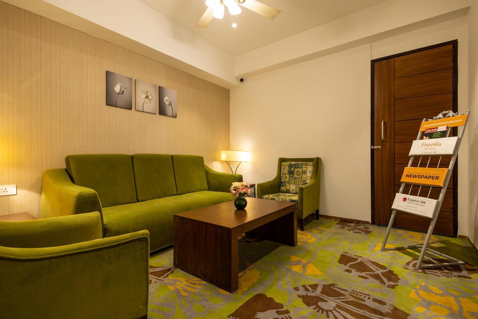 Freesia Residency By Express Inn - Nova Bombaim Exterior foto