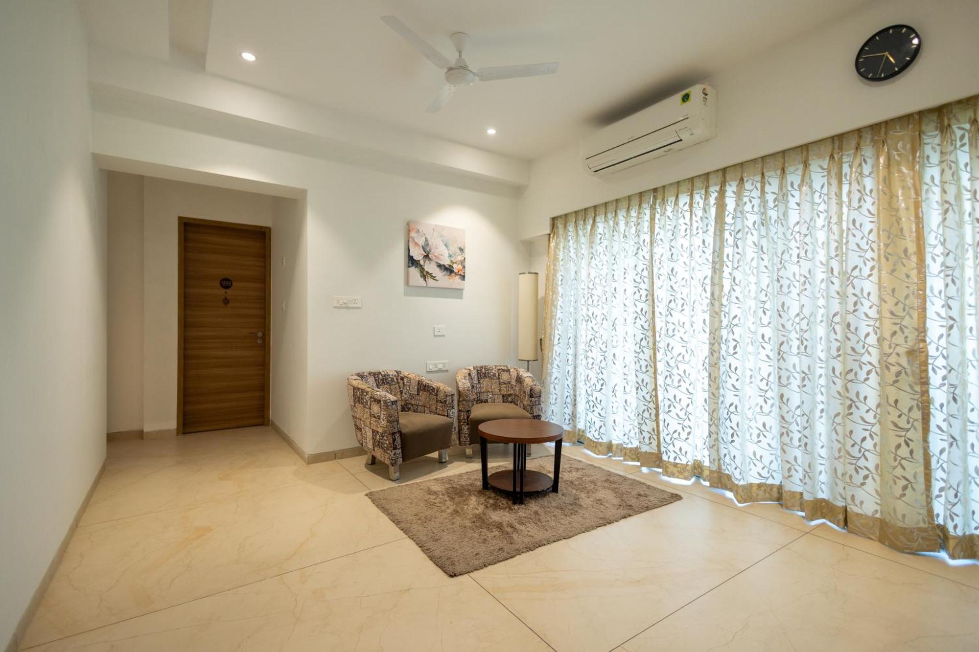 Freesia Residency By Express Inn - Nova Bombaim Exterior foto